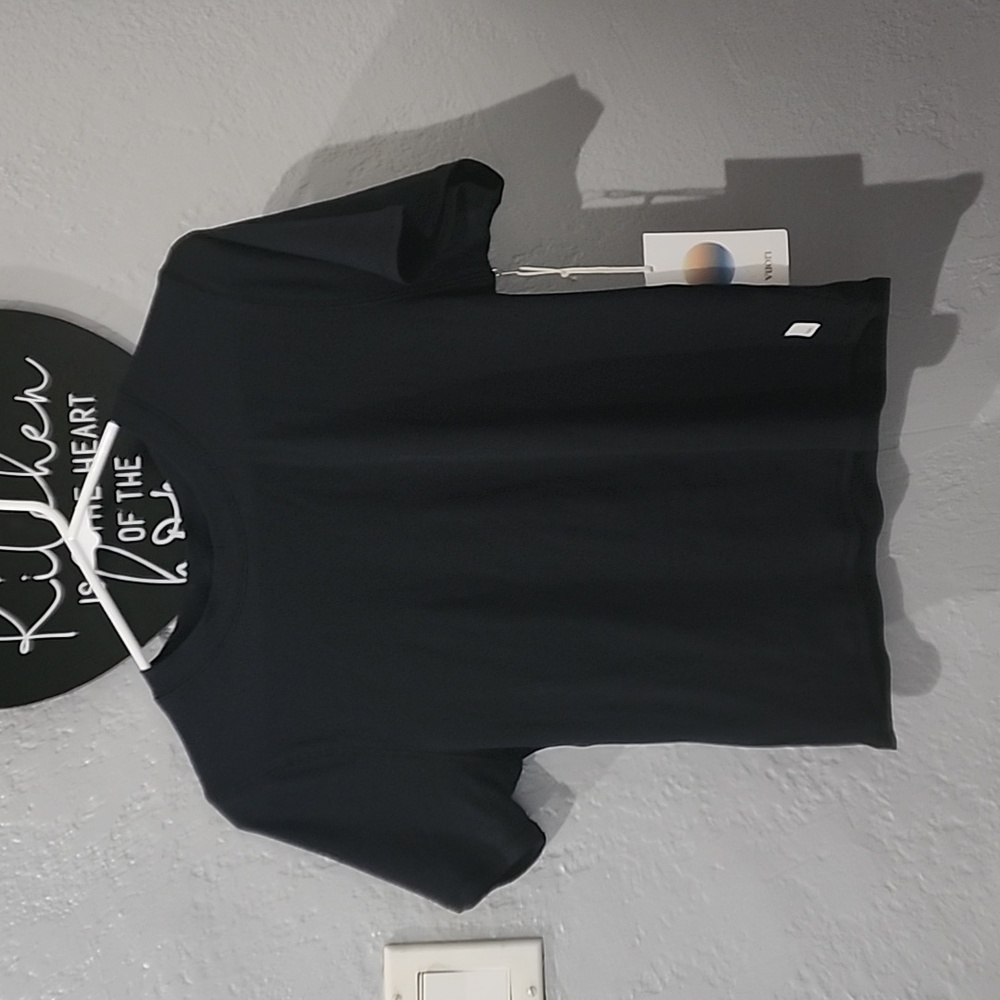 Vuoir Pose Fitted Tee